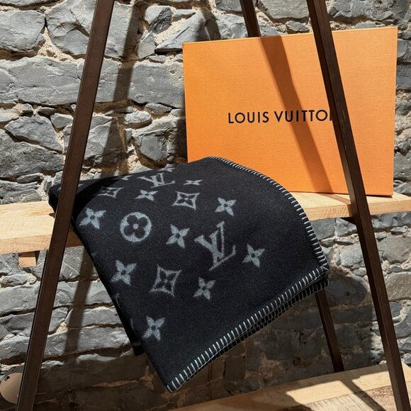 Louis Vuitton Neo Monogram Eclipse Black Wool Blend Blanket - Picture 1 of 10